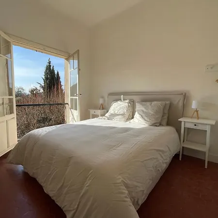 Maison & Jardin Coeur Luberon Classe 4 Etoiles بيت للعطل *